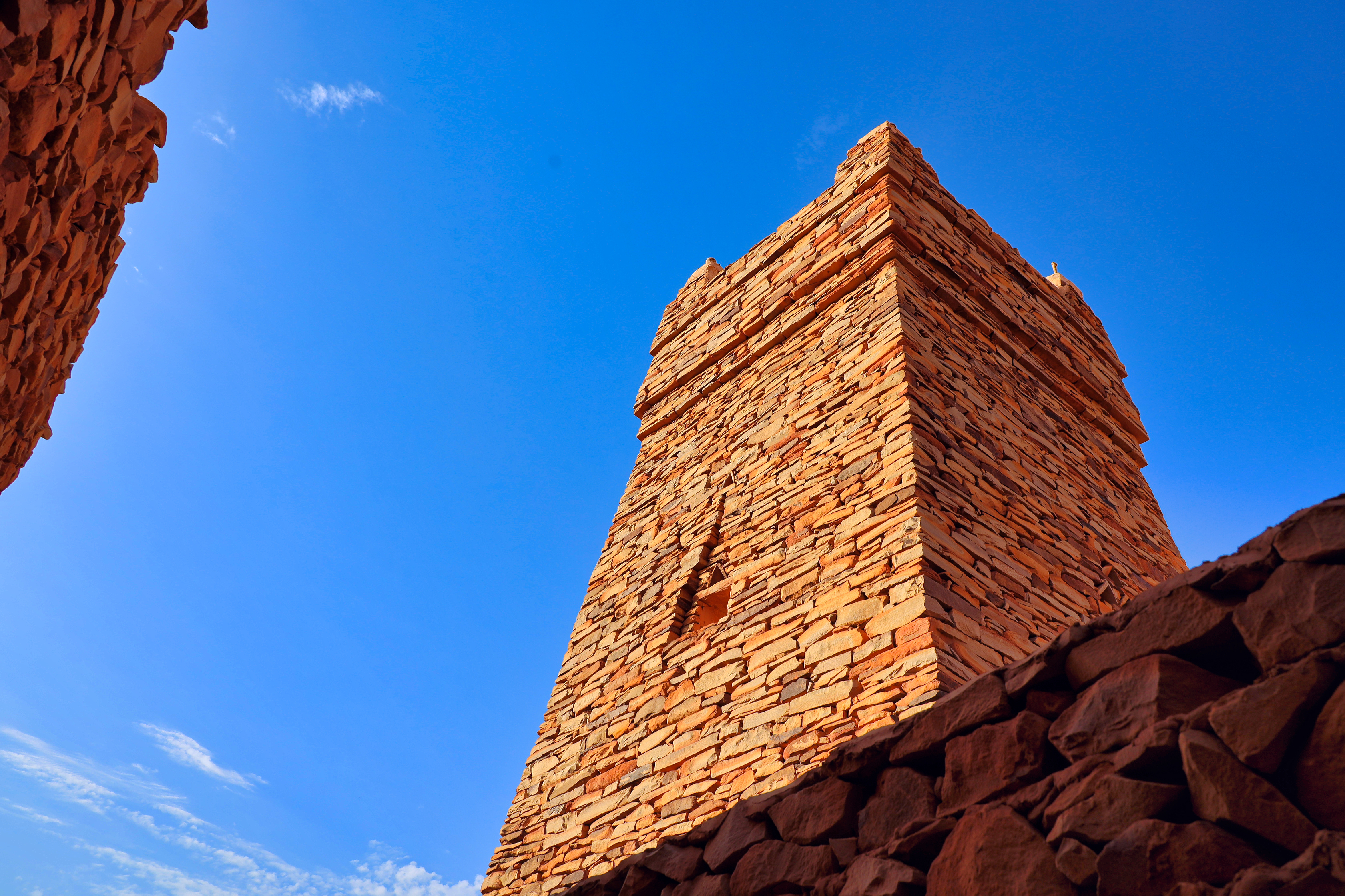 Le minaret de la mosquée de Chinguetti, mémoire du pays et symbole de son identité scientifique.